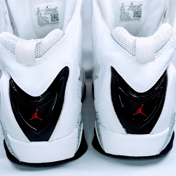 Men\'s size 10.5 Retro Jordan Sneakers Like New main image 10